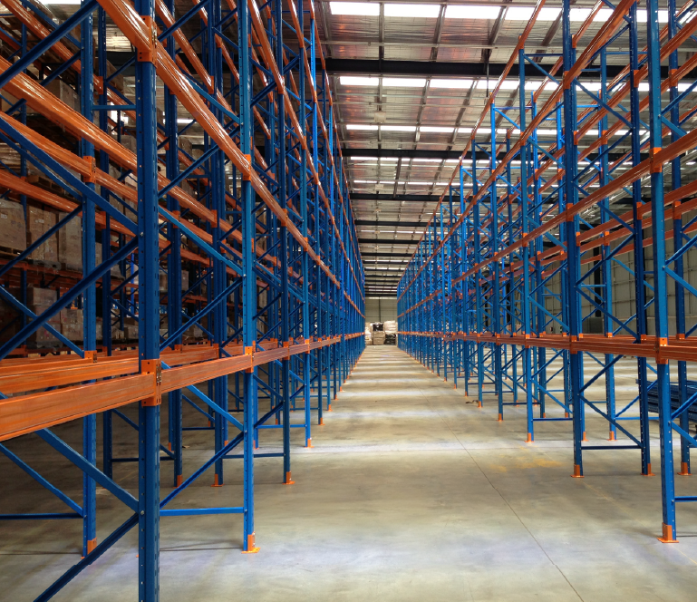 LOGIX selective pallet racking
